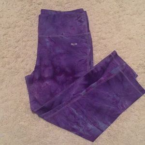Yogo capri yoga pants size medium